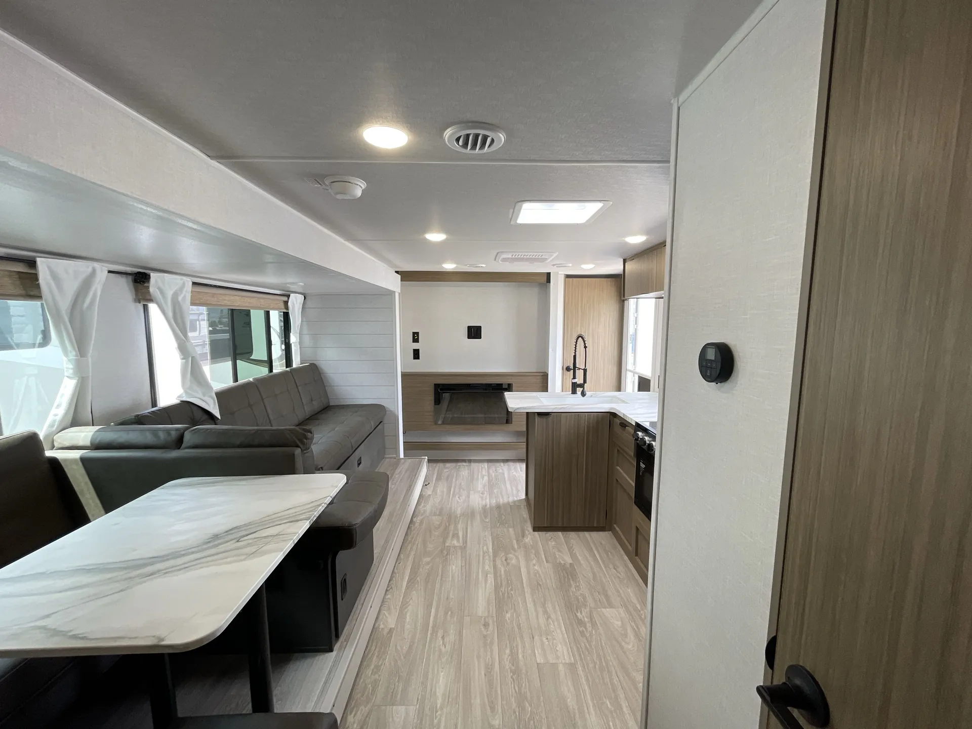 2027 Forest River Salem Cruise Lite 28VBXL — living area main