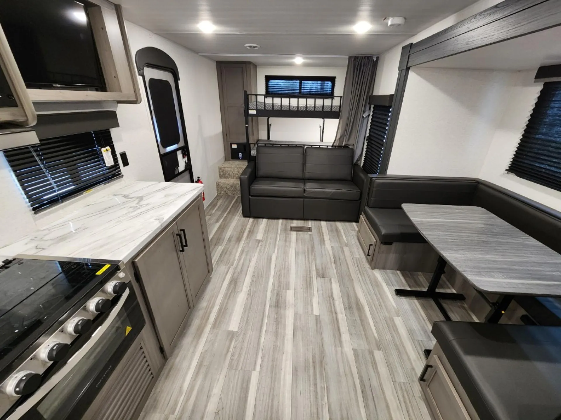 2024 Keystone Hideout 28BUS - Photo 4