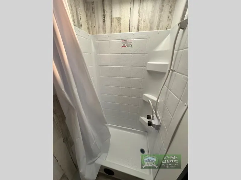 2025 Travel Lite Rove XL 17FQ - Photo 4