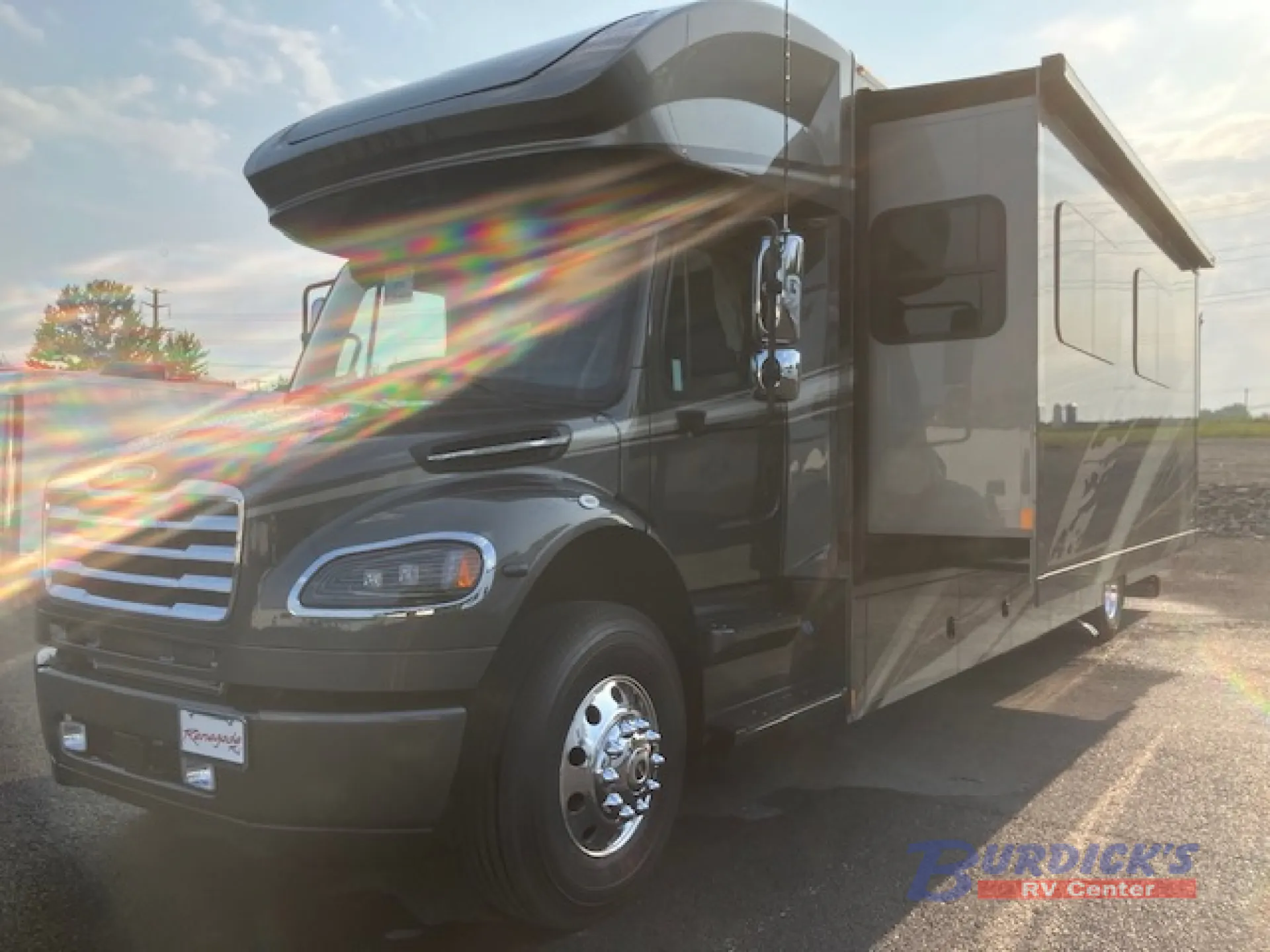 2027 Renegade RV Verona 40VTR - Photo 3