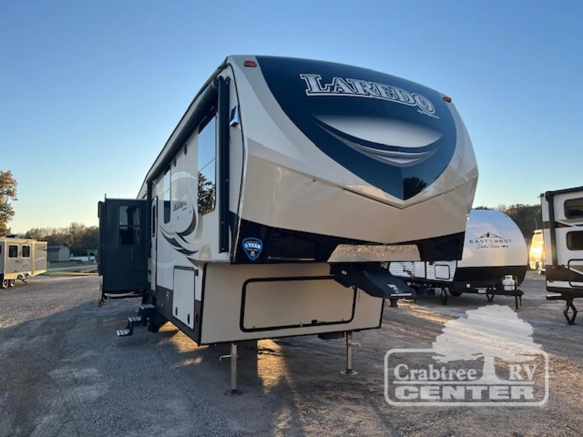 2018 Keystone Laredo 358BP - Photo 3