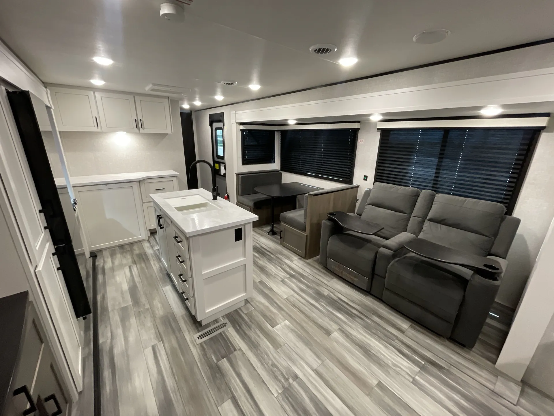 2025 Jayco Jay Flight 334RTS — living area main