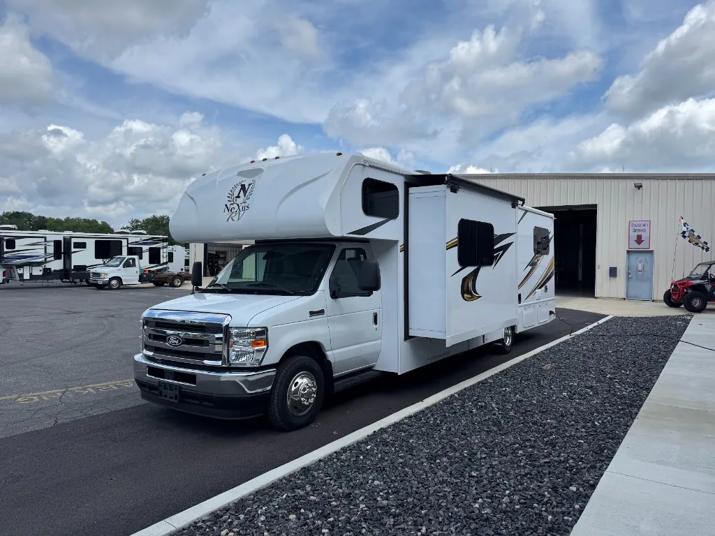 2026 Nexus Triumph 32T, Photos photo 8