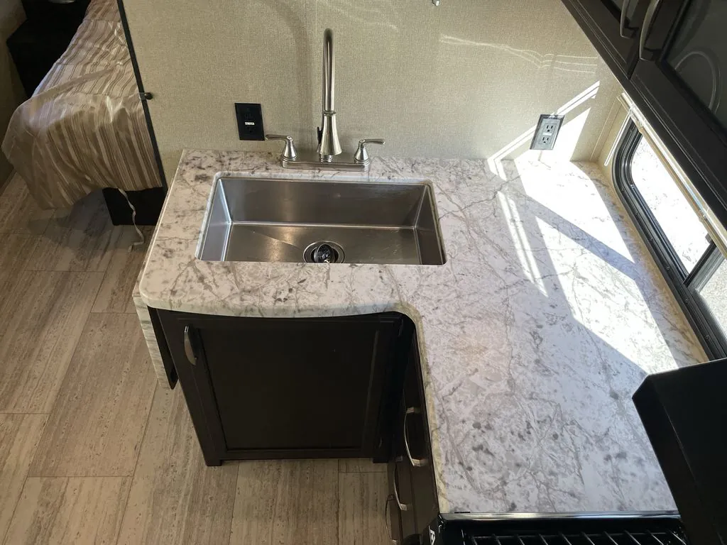 2017 Grand Design Imagine 2800BH, Photos photo 30