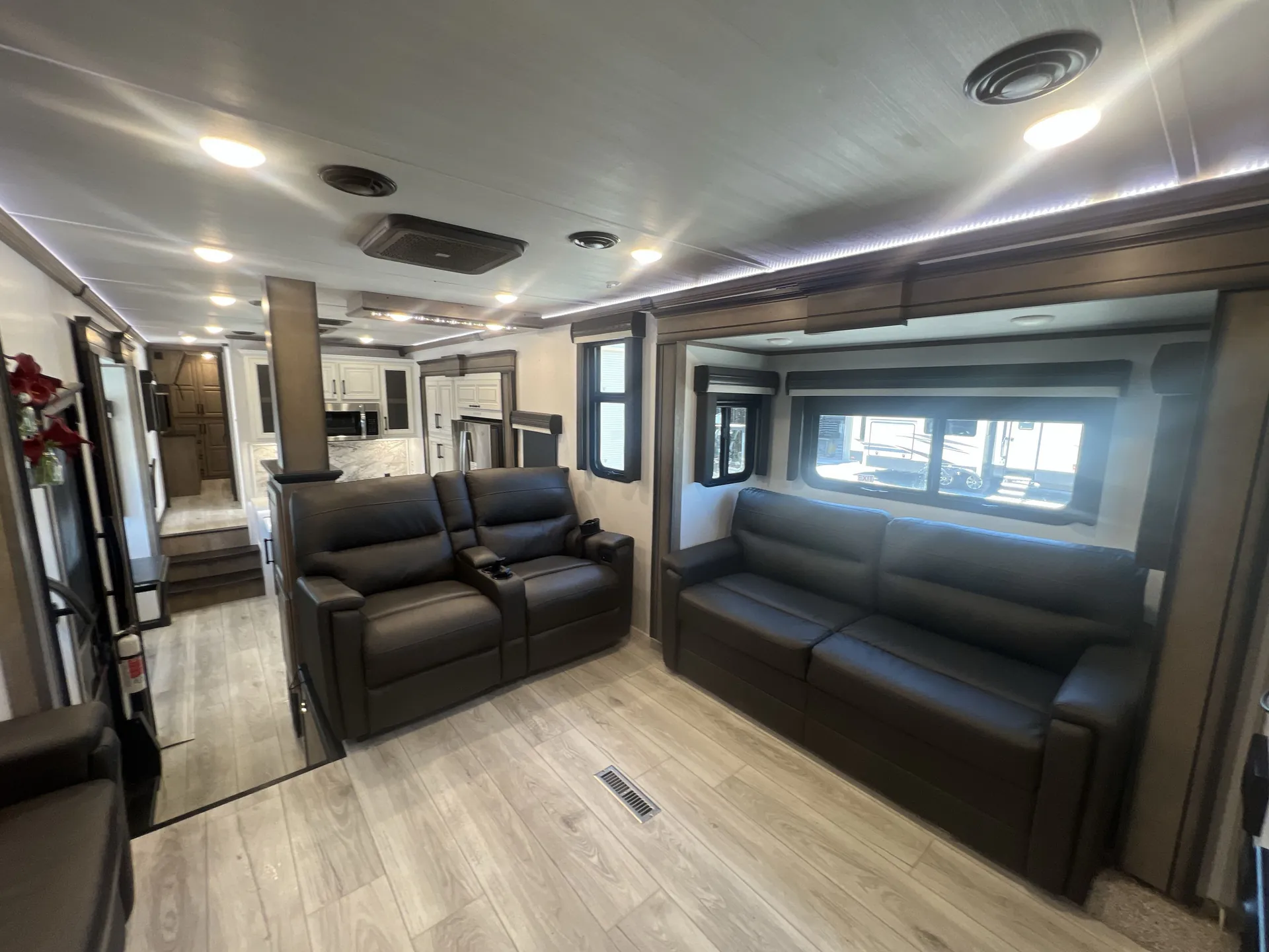 2024 Keystone Montana 3941FO — living area main