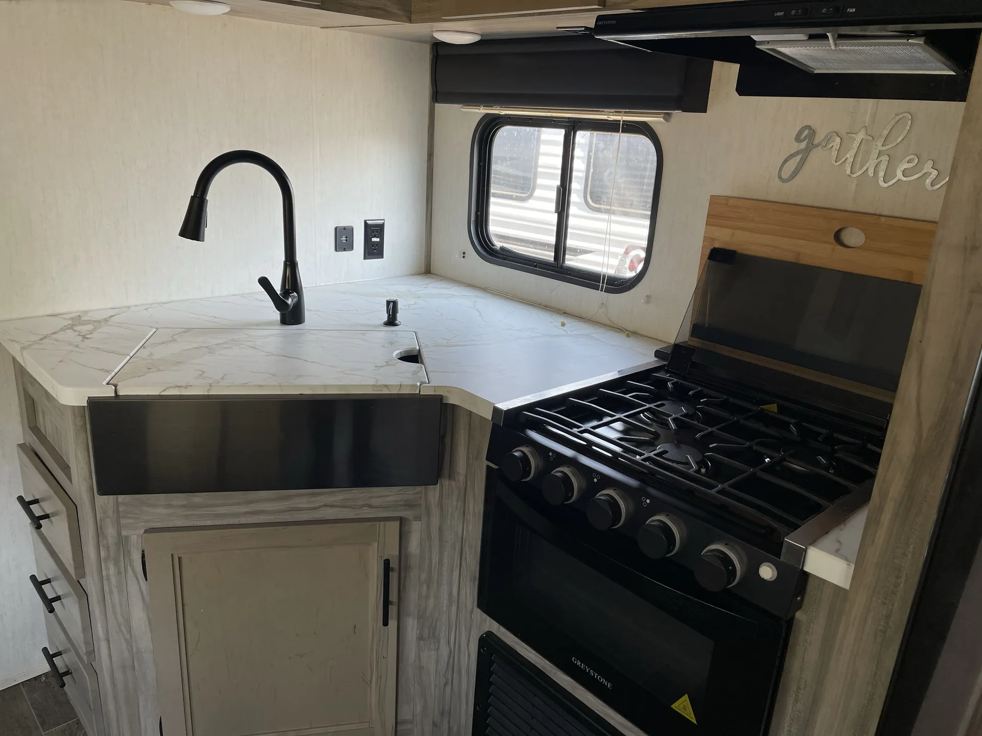 2021 Forest River Cherokee Alpha Wolf 30DBH-L — living area main