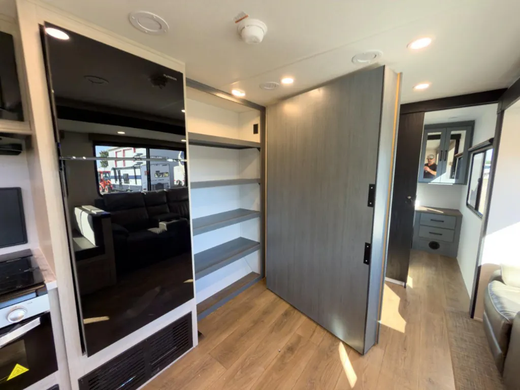 2027 Forest River Solaire 3150TBSS, Photos photo 29