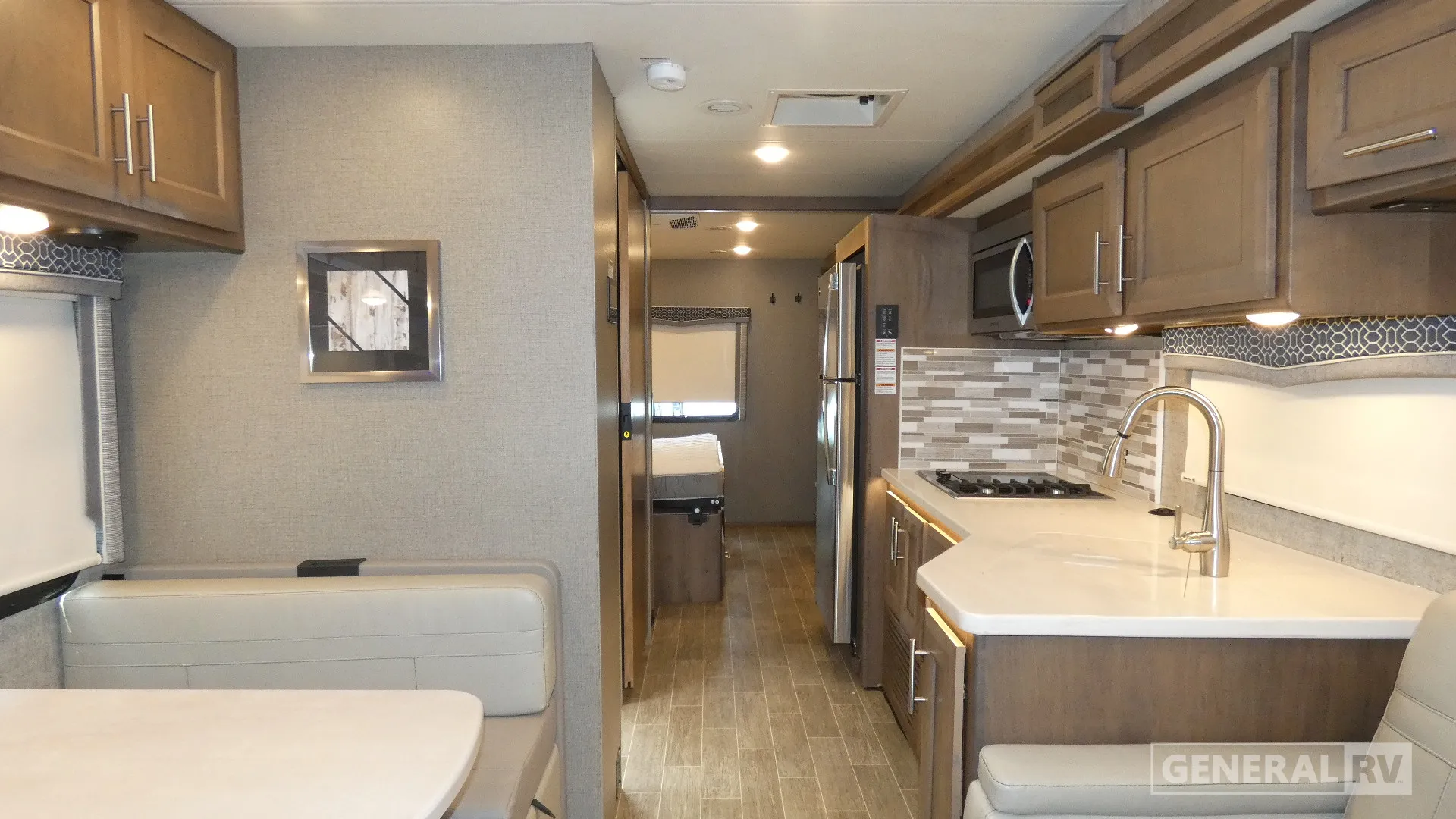 2021 Thor Motor Coach Omni SV34 - Photo 3