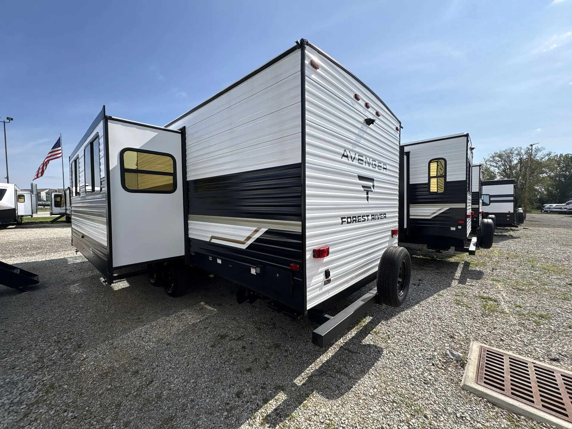 2027 Forest River Avenger 26DBS - Photo 3