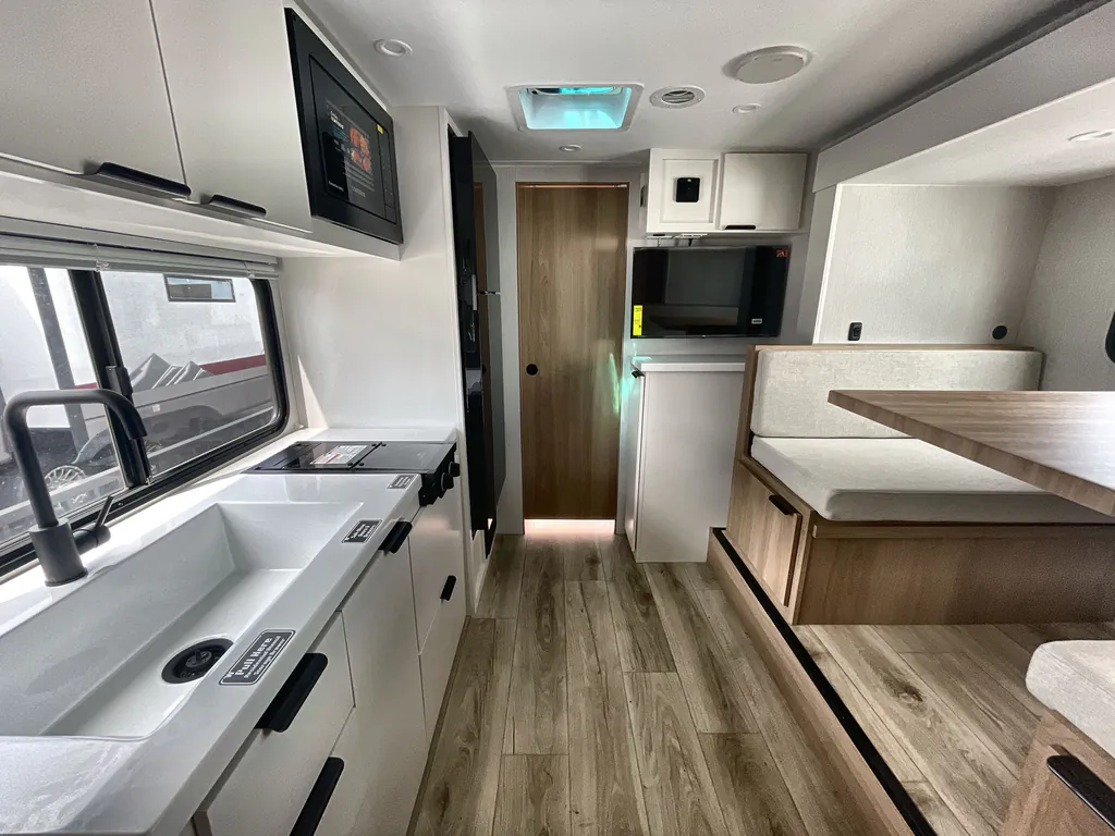 2027 Winnebago Micro Minnie 2108DS, Photos photo 2
