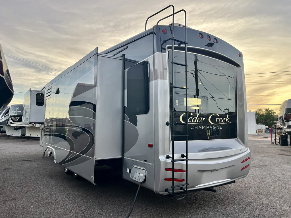 2017 Forest River Cedar Creek Champagne Edition 38EL, Photos photo 17
