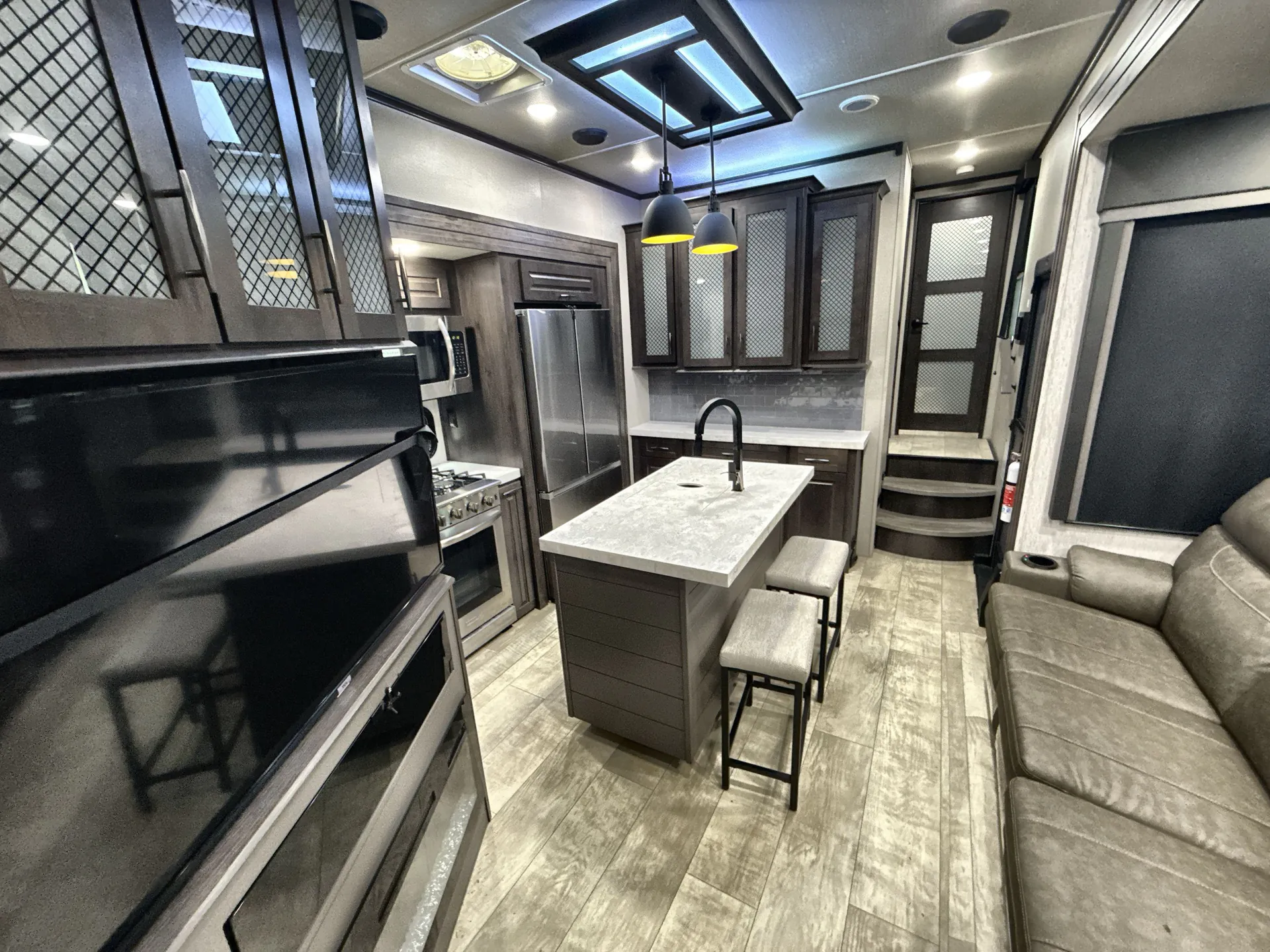 2022 Grand Design Momentum 351MS — living area main