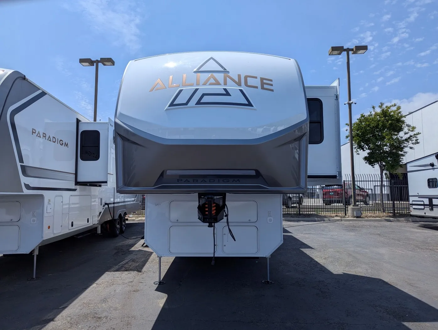 2025 Alliance RV Paradigm 375RD - Photo 3