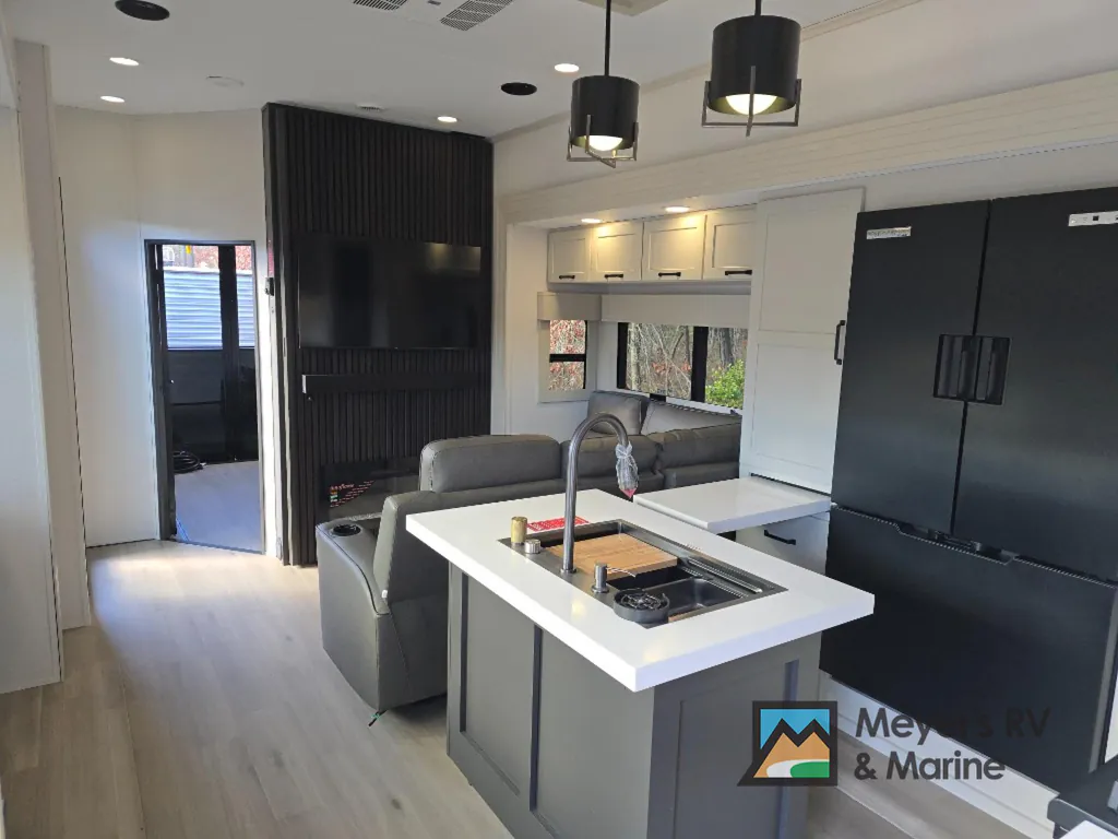 2026 Grand Design Momentum 399M, Photos photo 9
