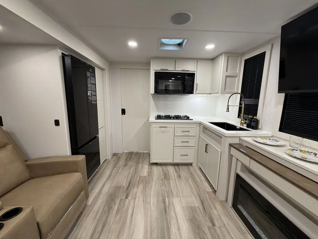 2027 Brinkley Model I 294, Photos photo 13