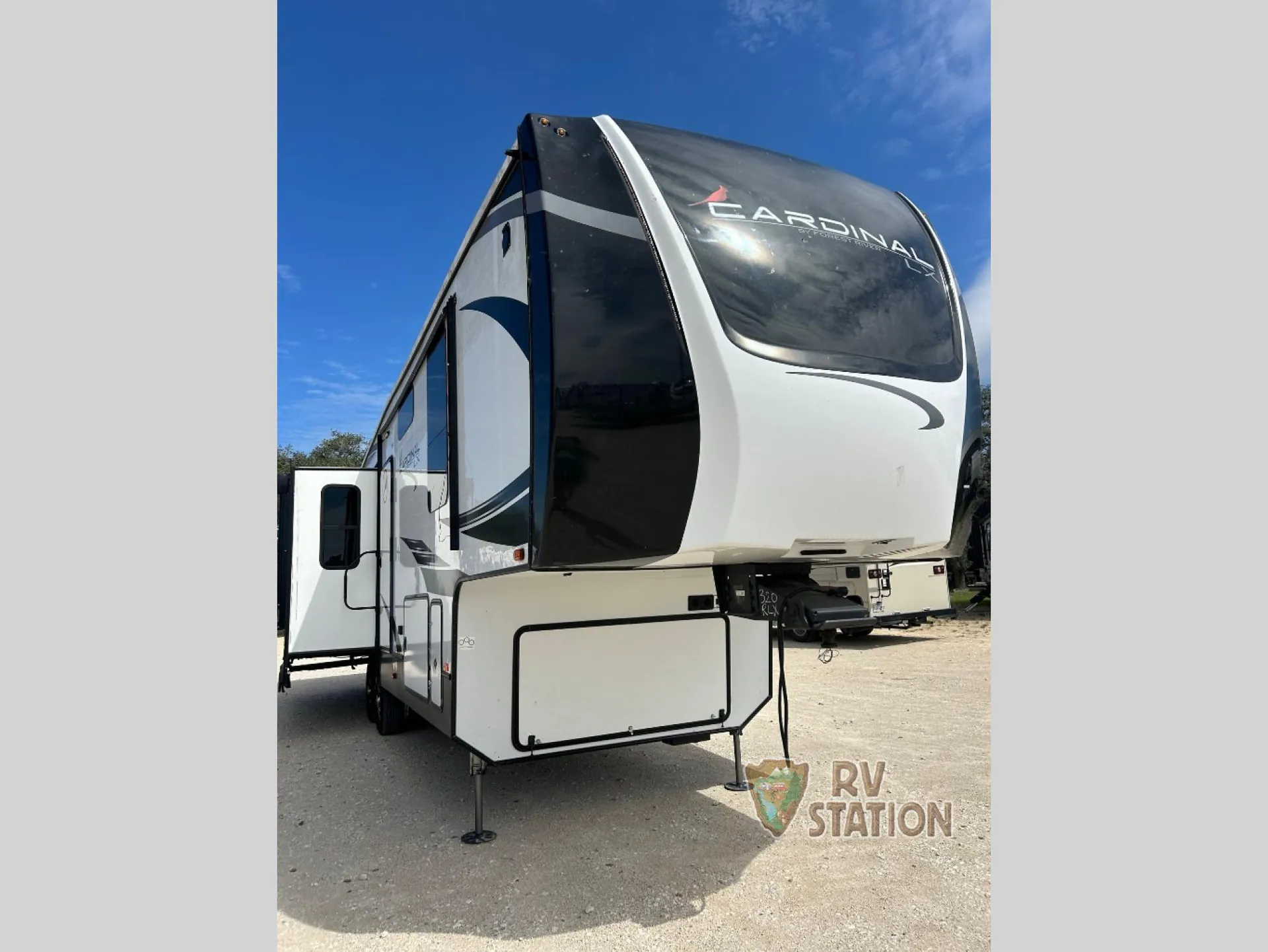 2022 Forest River Cardinal Luxury 320RLX - Photo 2