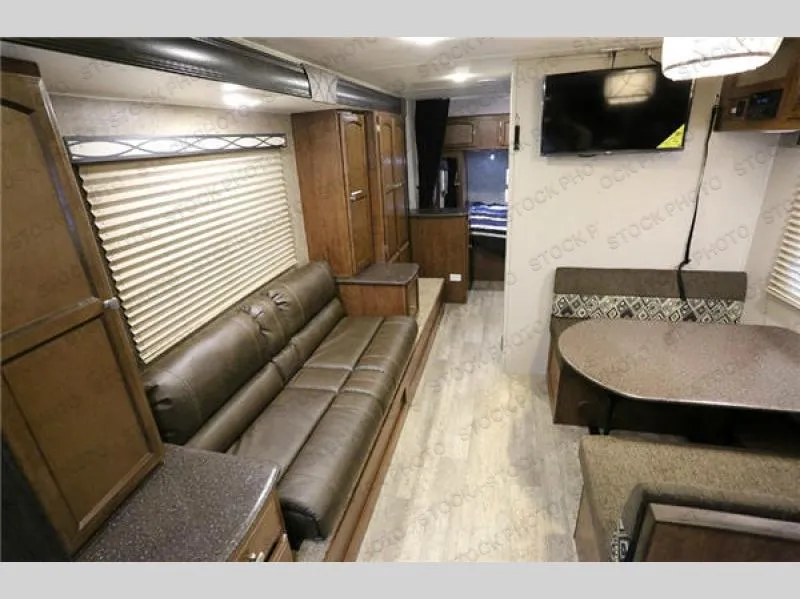 2017 Coachmen Freedom Express 246RKS - Photo 2
