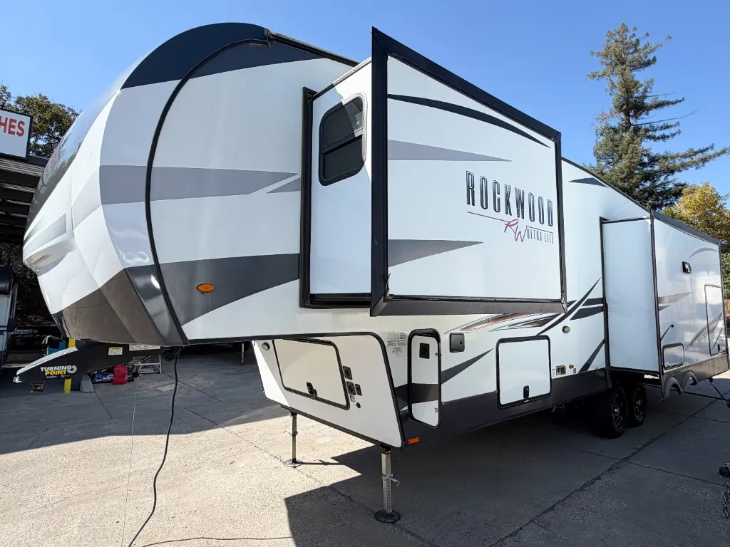 2022 Forest River Rockwood Ultra Lite 2893BS, Photos photo 9