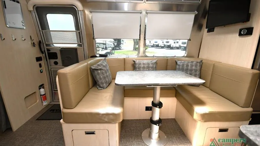 2023 Airstream Flying Cloud 30FB Office, Photos photo 11