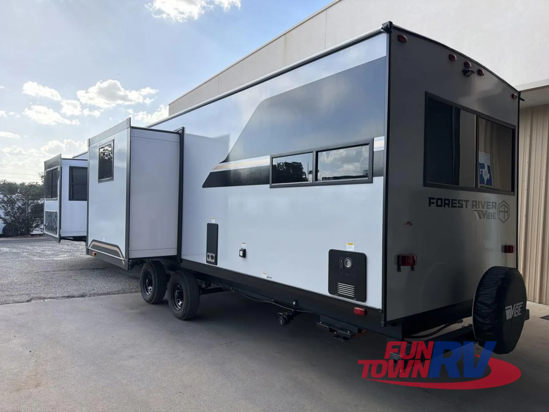 2027 Forest River Vibe 3400SB — Photo 6
