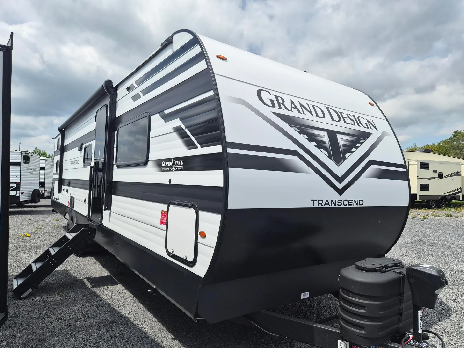 2026 Grand Design Transcend 335BHT - Photo 2