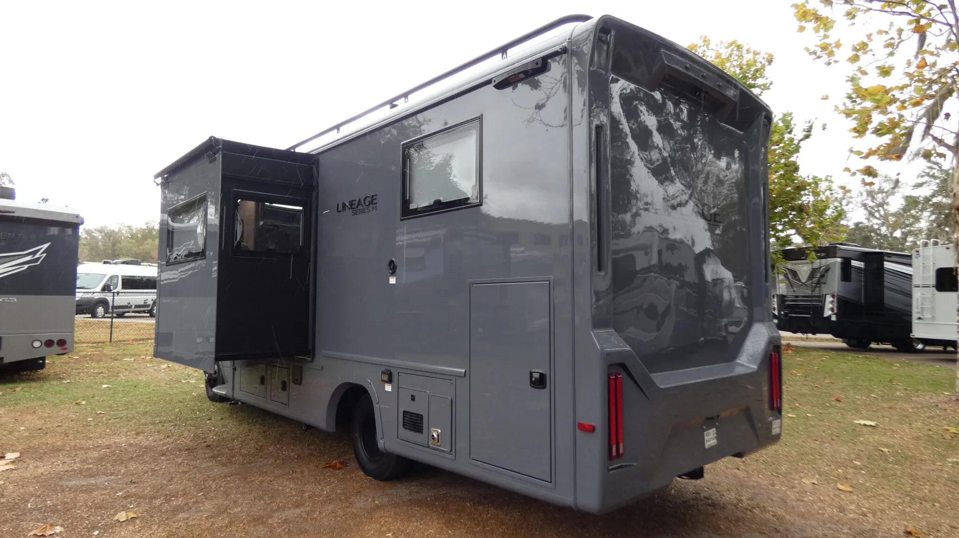 2026 Grand Design Lineage Series M 25TK - Photo 4