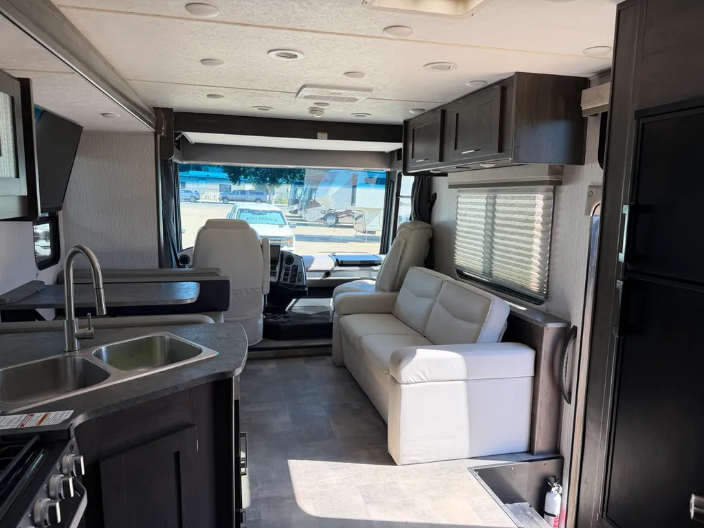 2023 Coachmen Pursuit 31BH, Photos photo 22