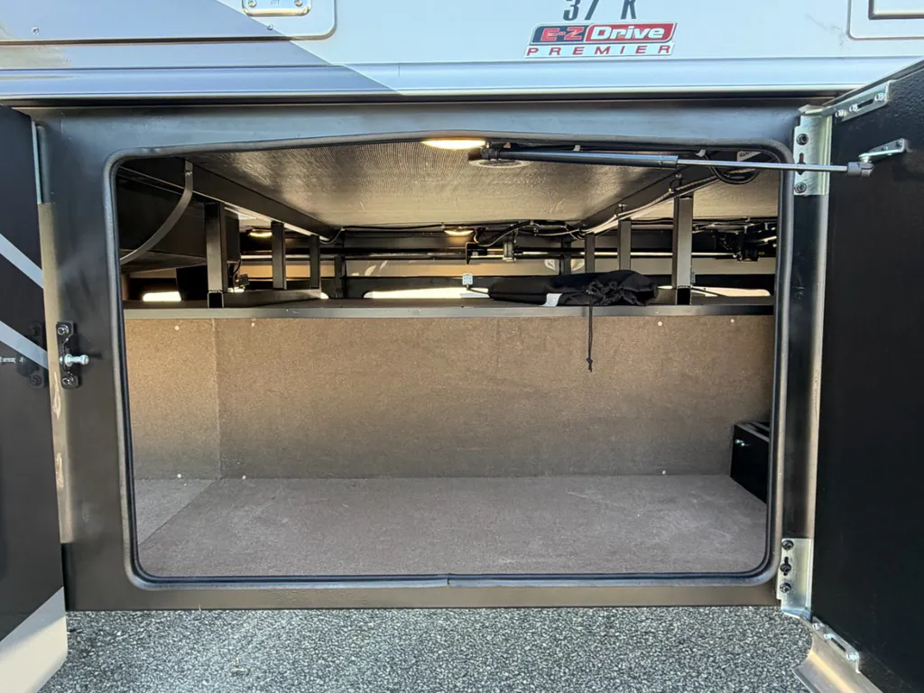 2027 Entegra Coach Accolade 37K, Photos photo 18