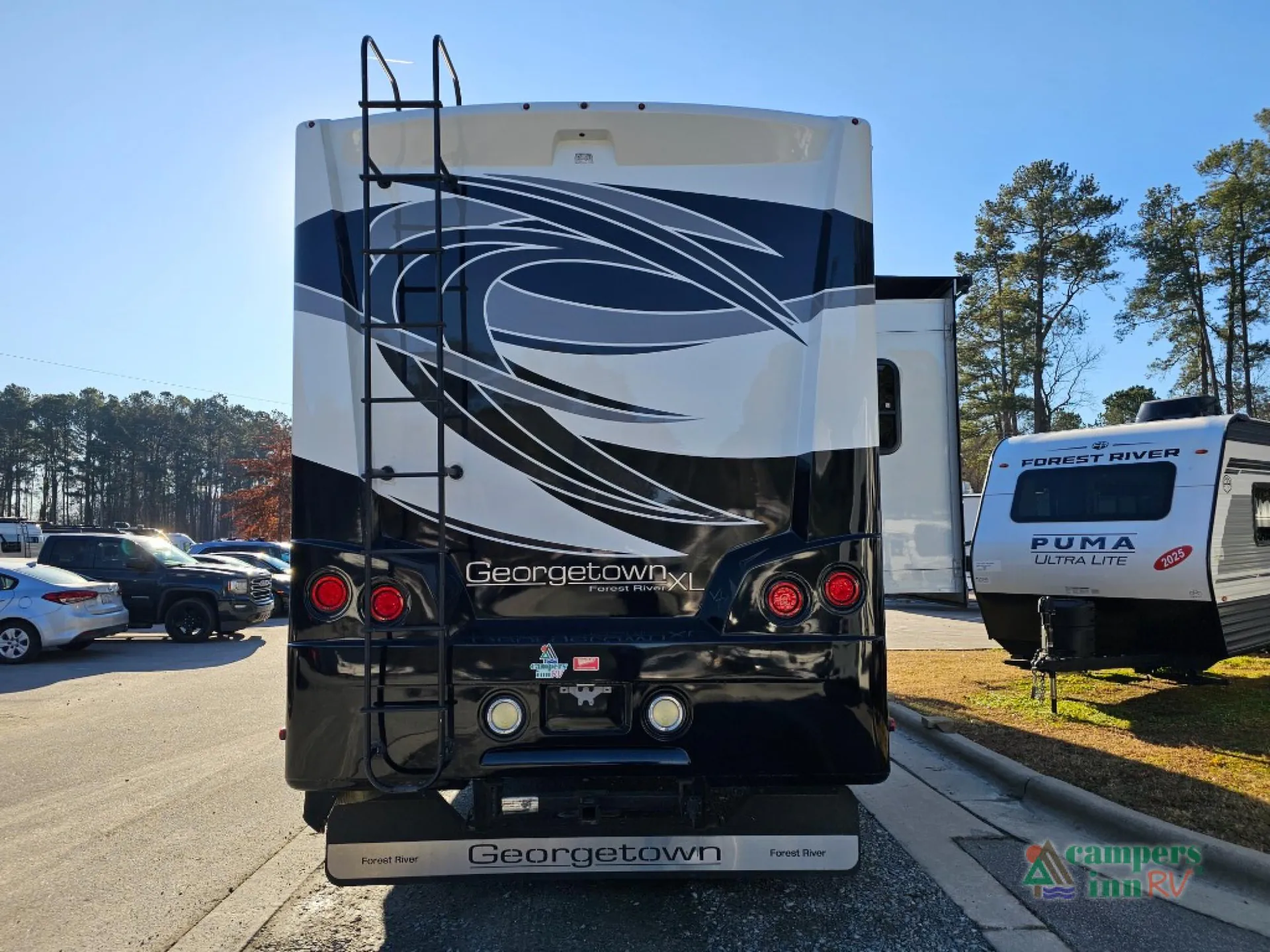 2017 Forest River Georgetown XL 369DS — Photo 5