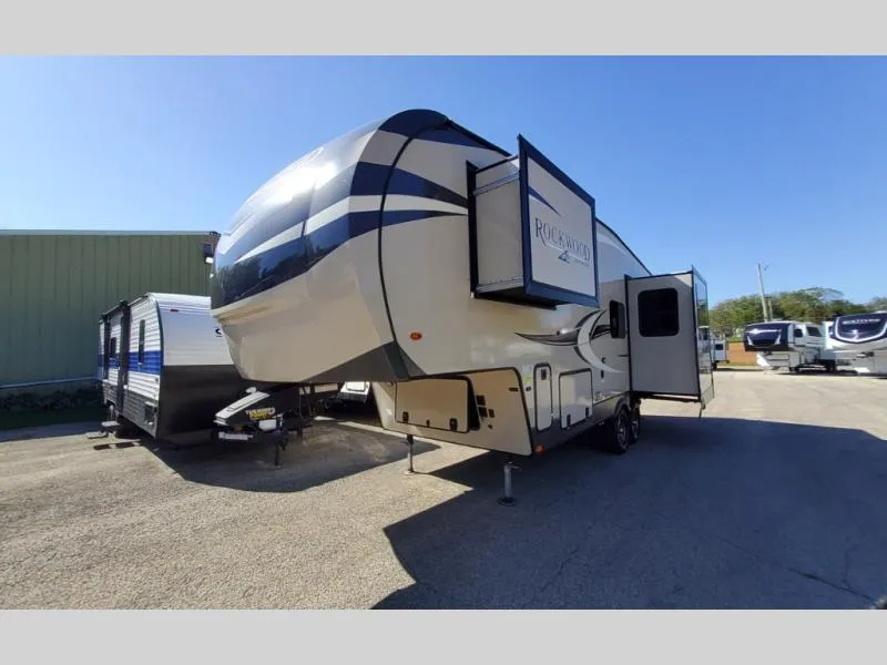 2021 Forest River Rockwood Ultra Lite 2445WS - Photo 3