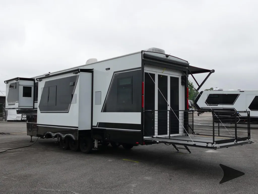 2025 Brinkley Model G 3250, Photos photo 11