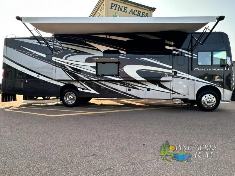 2020 Thor Motor Coach Challenger 37YT - Photo 3