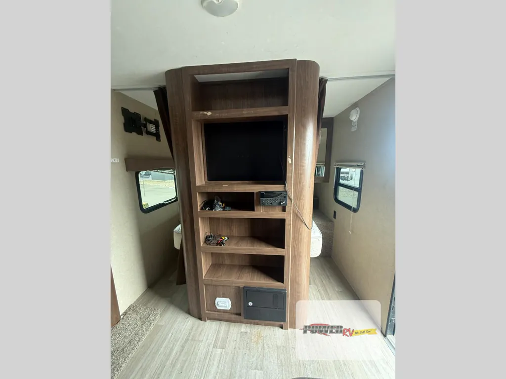 2017 Dutchmen Coleman Lantern 295QBWE, Photos photo 9