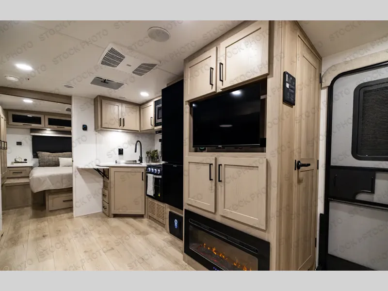 2026 Forest River Rockwood Ultra Lite 2606WS - Photo 4
