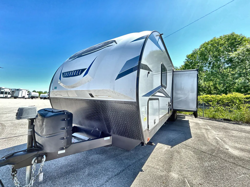 2022 Forest River Cherokee Alpha Wolf 33BH-L, Photos photo 5