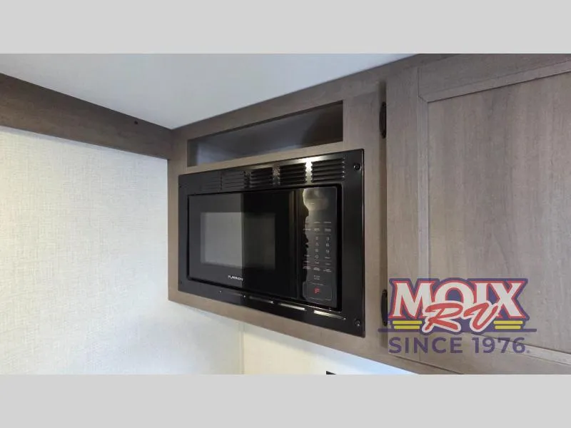 2025 Grand Design Transcend One 151RB - Photo 4
