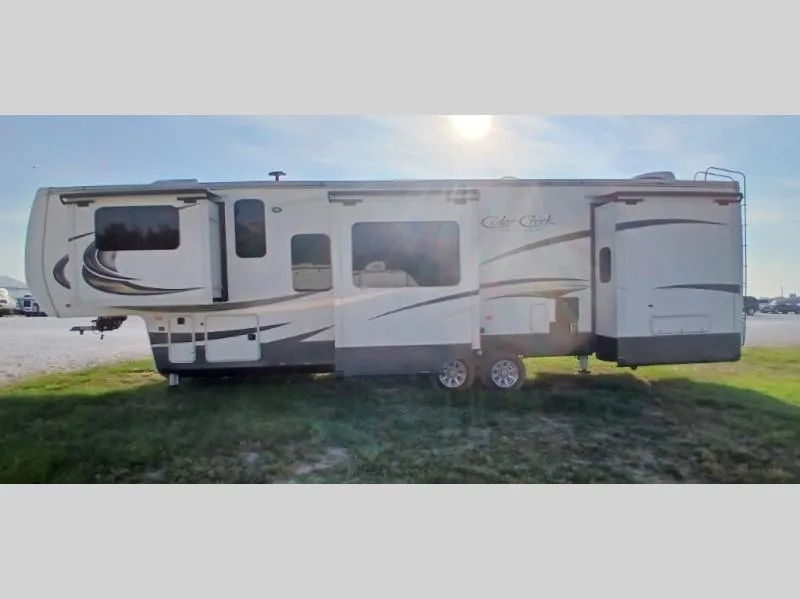 2019 Forest River Cedar Creek Champagne Edition 38EFK - Photo 4
