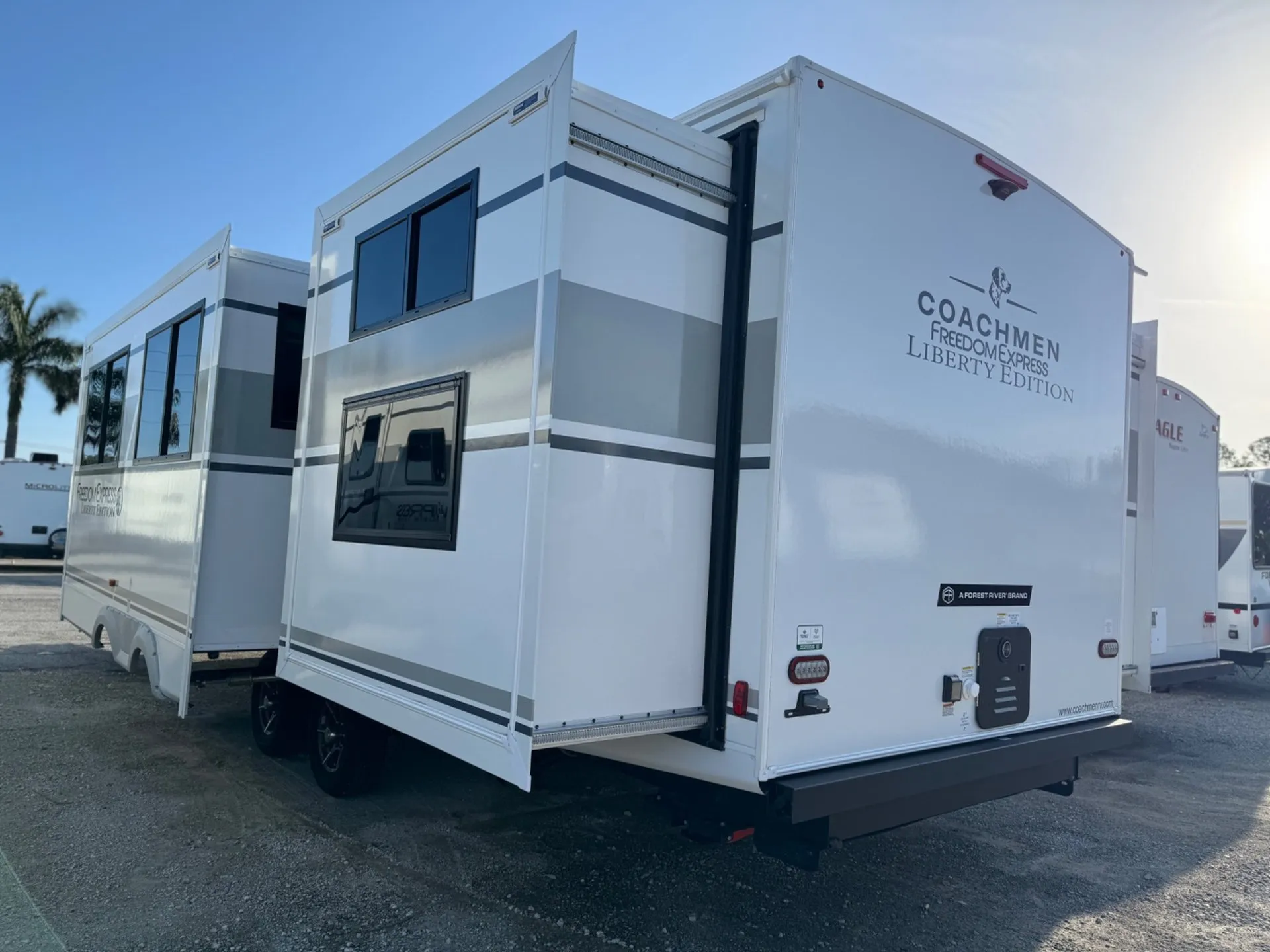 2026 Coachmen Freedom Express Ultra Lite 330BHDS - Photo 3