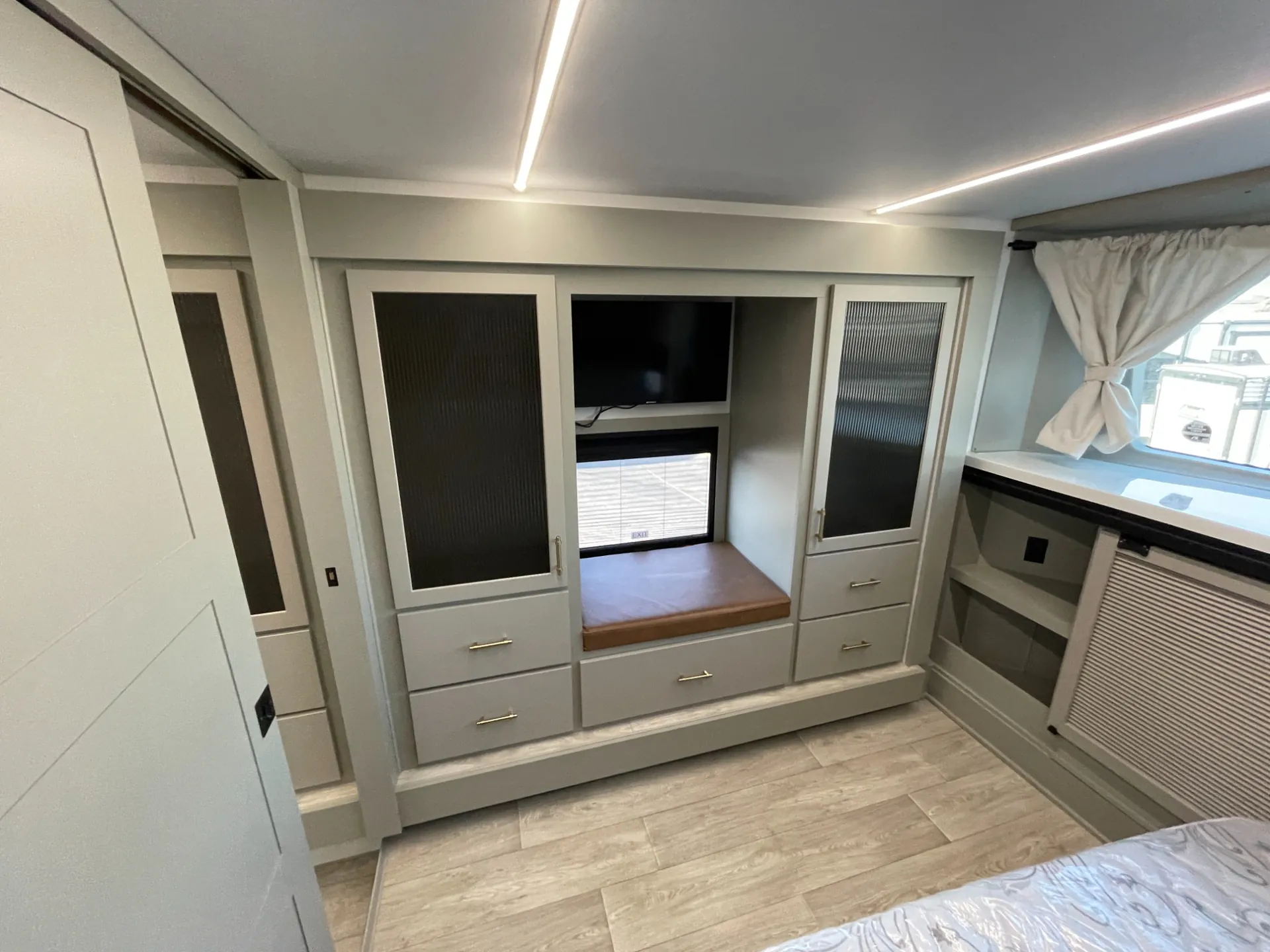 2026 Axiom Imperium I2900 - Photo 4