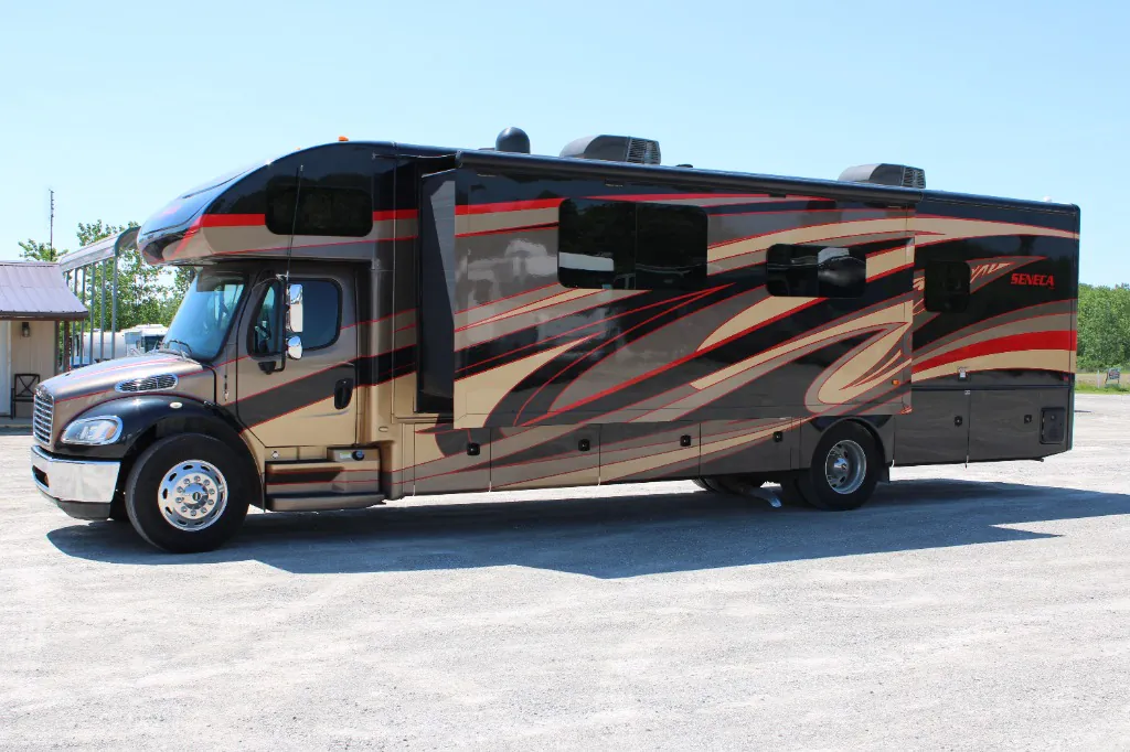 2018 Jayco Seneca 37K - Photo 3