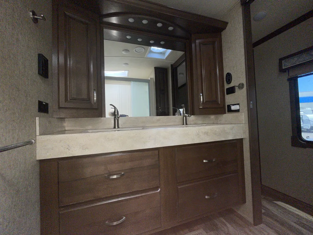 2018 Forest River Cedar Creek 38EL, Photos photo 5
