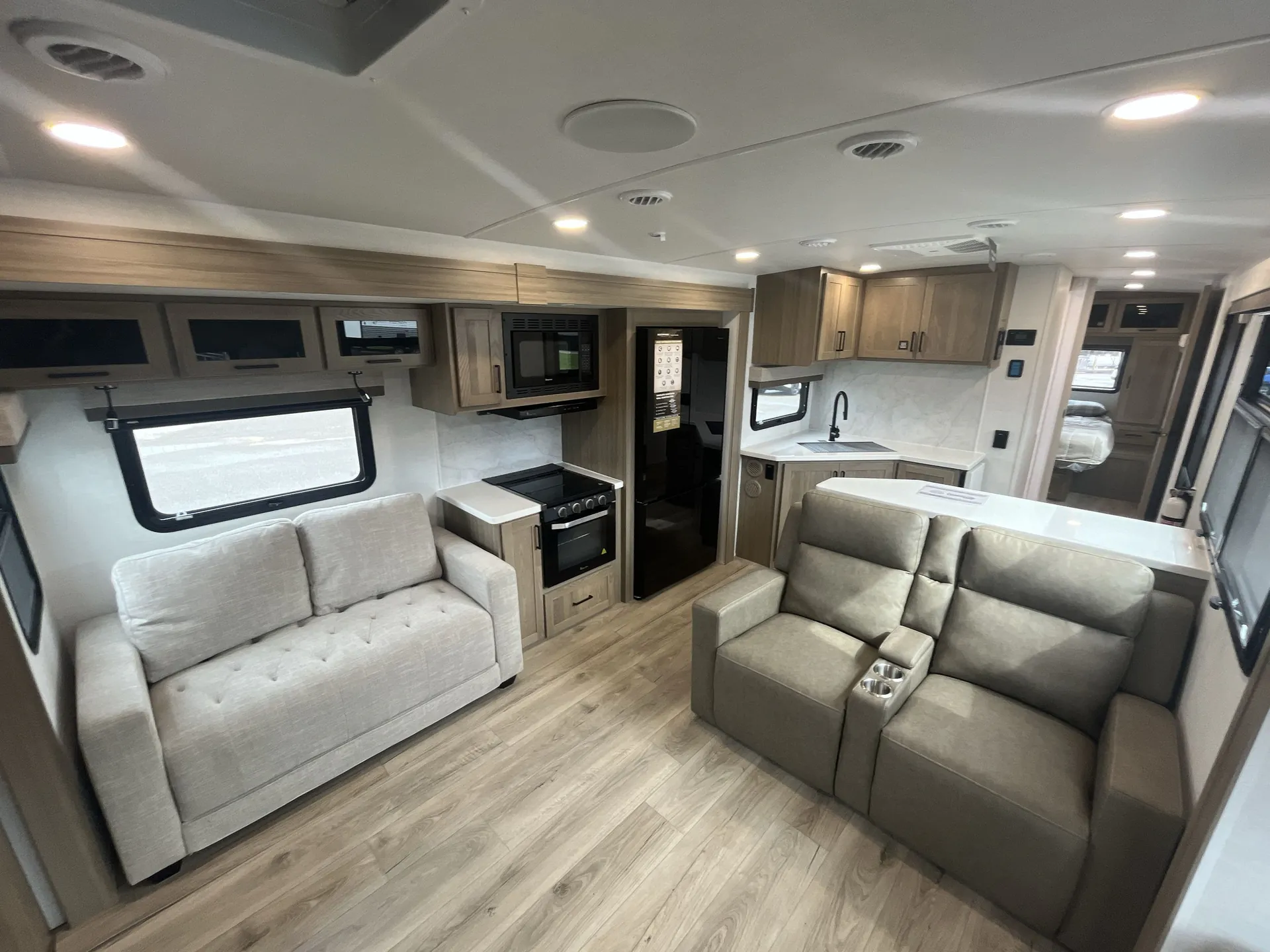 2027 Forest River Rockwood Ultra Lite 2921RL — living area main