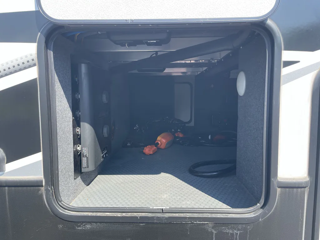 2025 Keystone Raptor 415, Photos photo 17