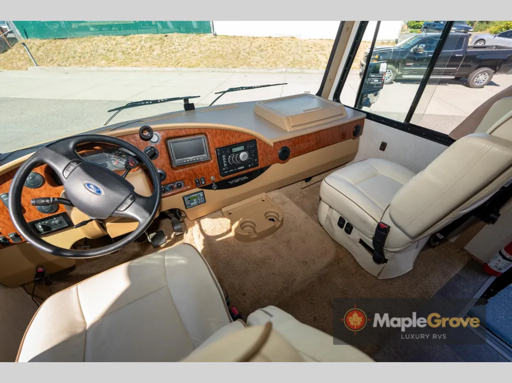 2014 Winnebago Vista 35B, Photos photo 34