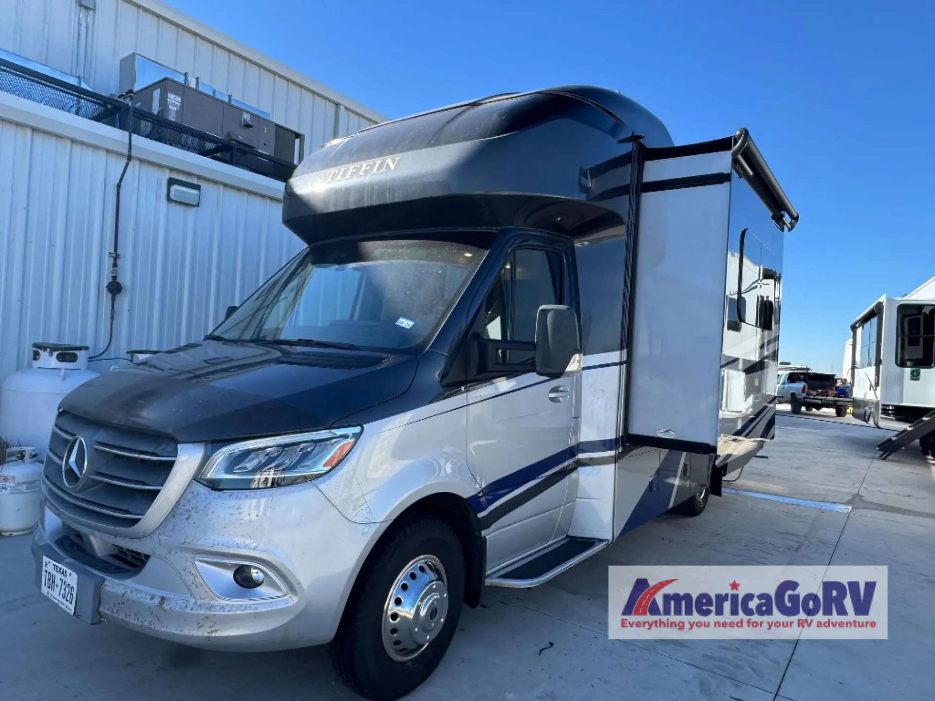 2020 Tiffin Wayfarer 25 QW dealer photo 1 from America Go RV