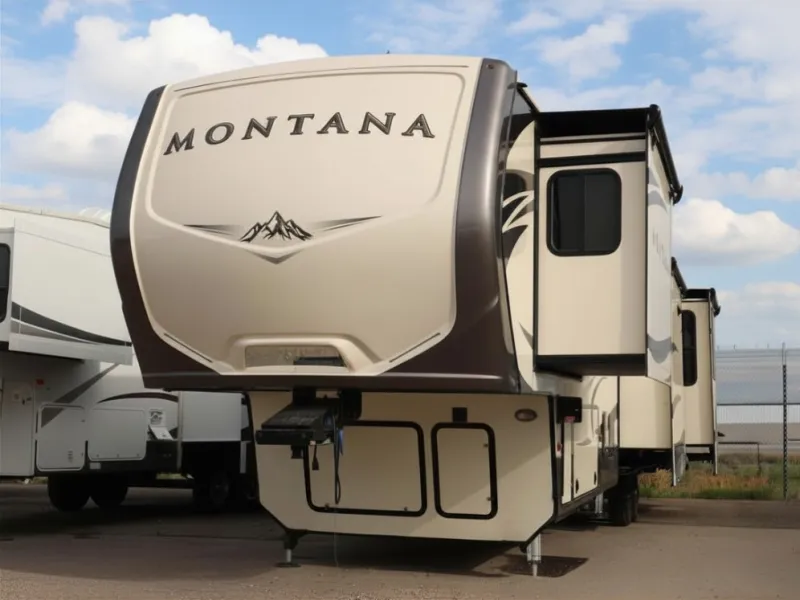 2018 Keystone Montana 3661RL - Photo 4
