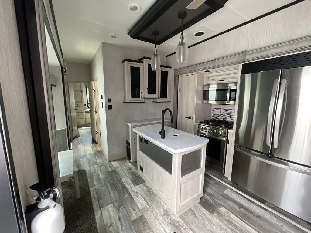 2022 Forest River Sandpiper Luxury 379FLOK - Photo 3