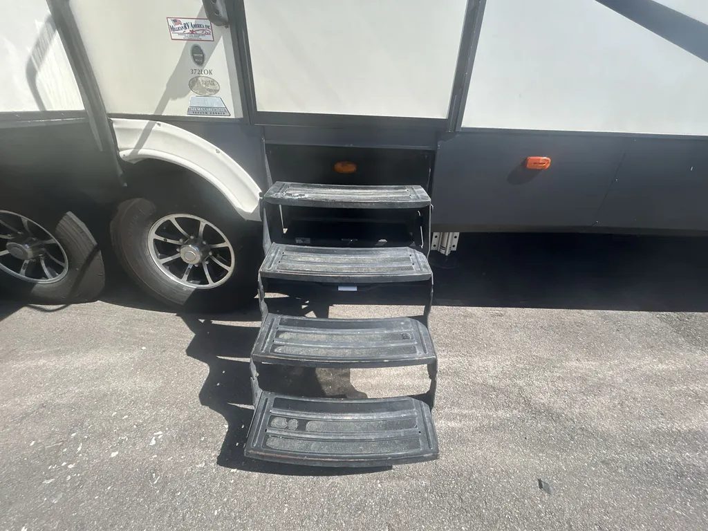 2018 Forest River Sierra 372LOK, Photos photo 26