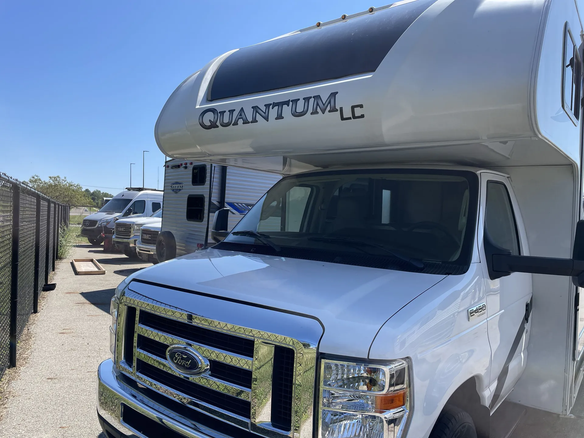 2024 Thor Motor Coach Quantum LC26 - Photo 2