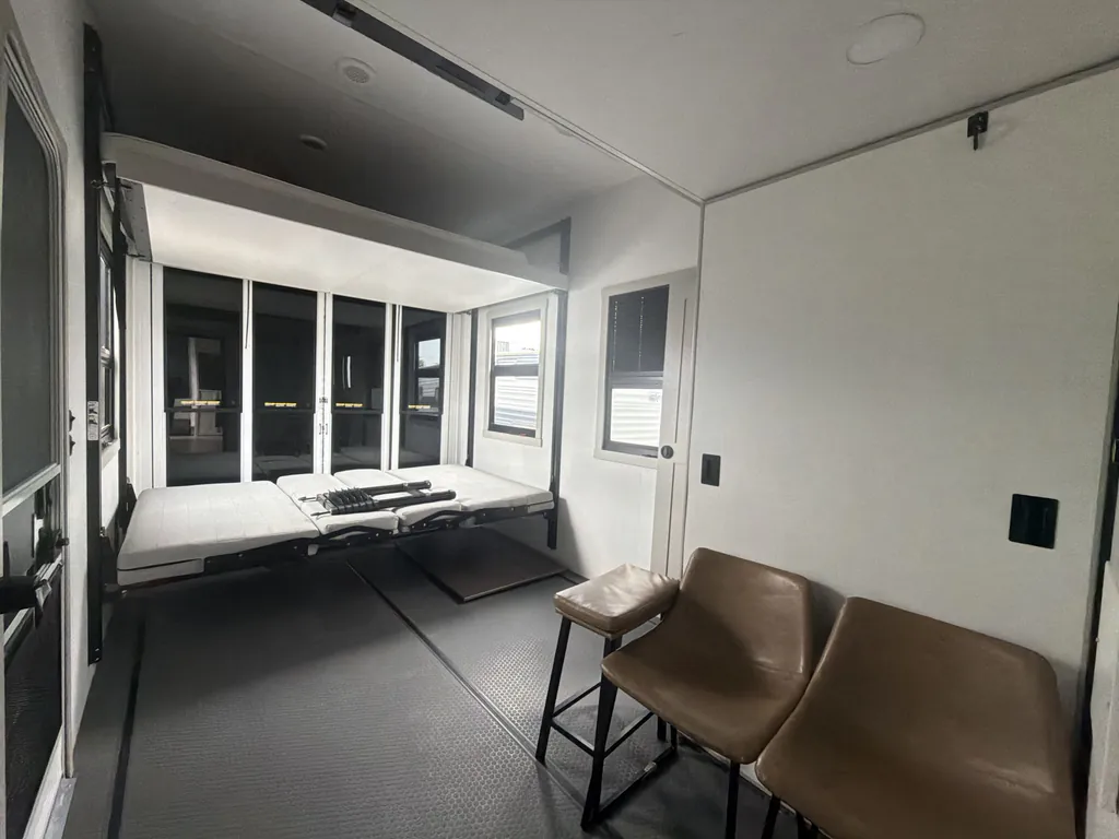 2025 Brinkley Model G 3950, Photos photo 18
